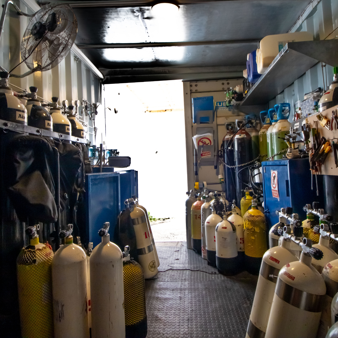 Estación de carga de gases y alquileres en Liquid Planet Lanzarote